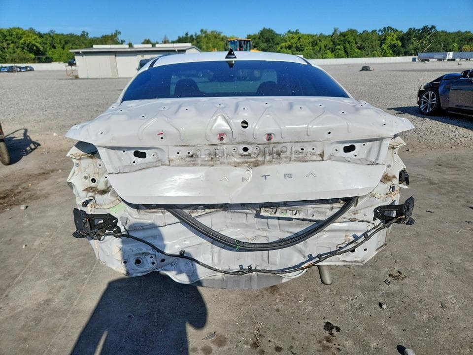 2024 HYUNDAI ELANTRA SEL 6