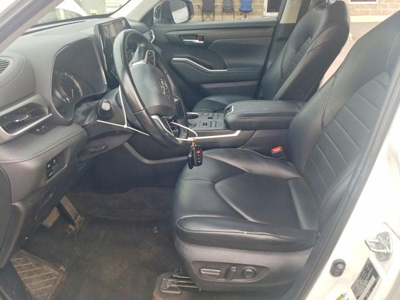 2023 TOYOTA HIGHLANDER XLE 7