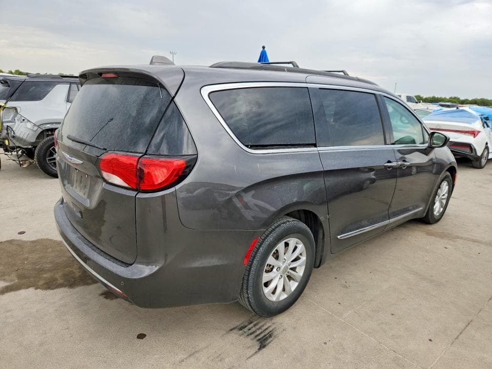 2017 CHRYSLER PACIFICA TOURING L 3