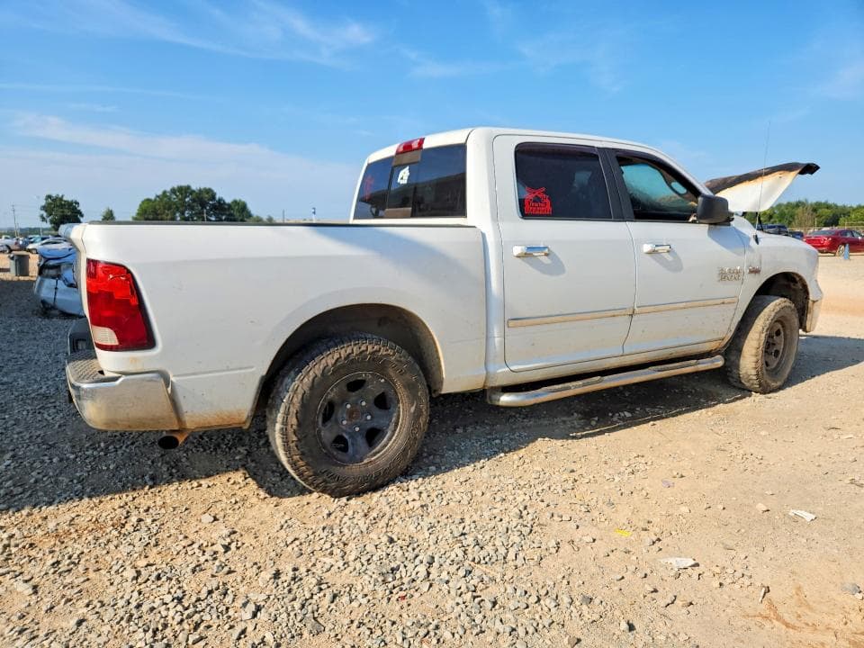 2018 RAM 1500 SLT 3