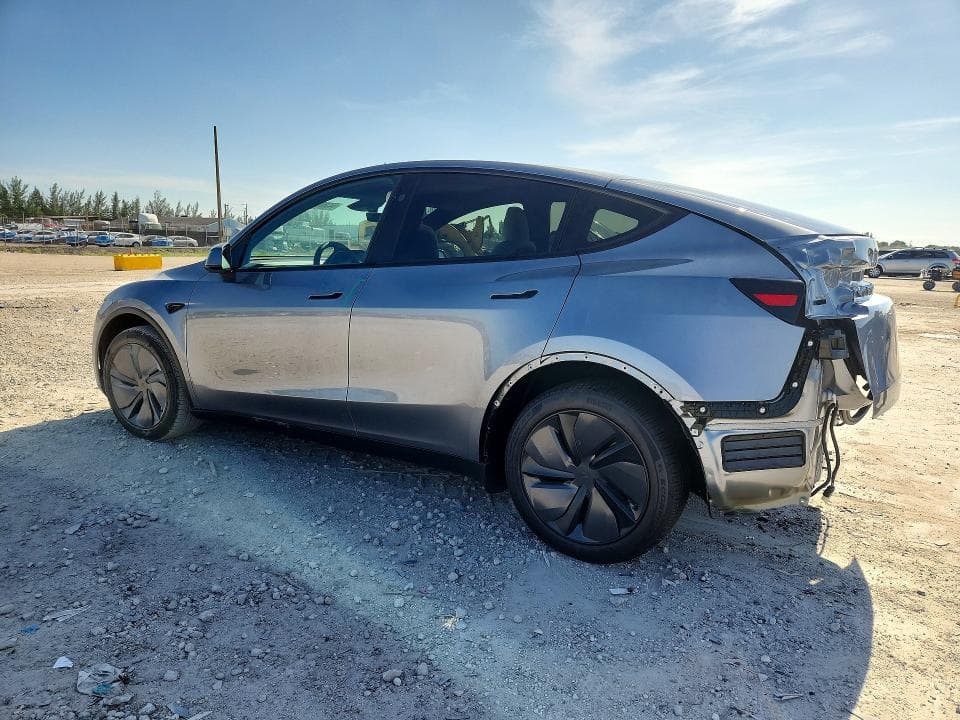 2026 TESLA MODEL Y 2