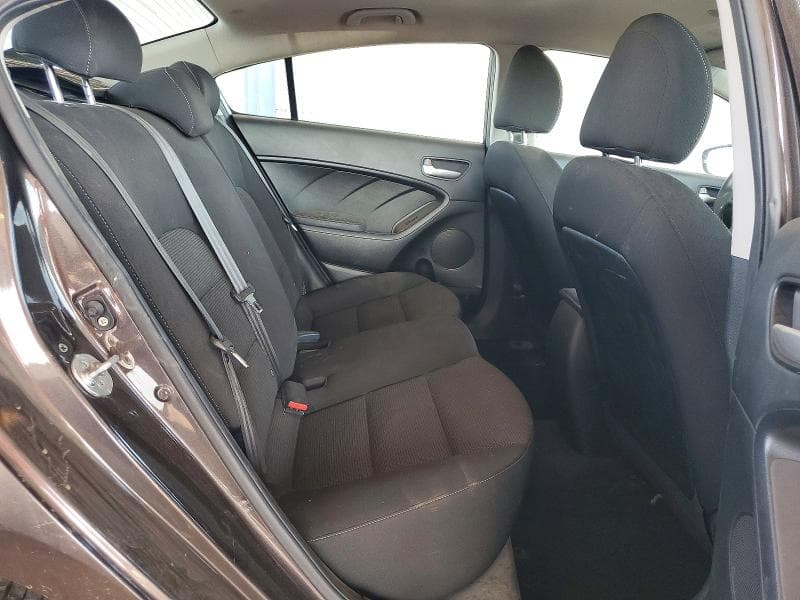 2017 KIA FORTE LX 10