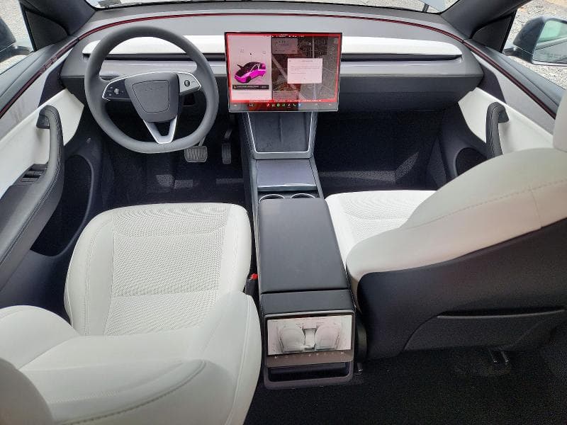 2026 TESLA MODEL Y 8