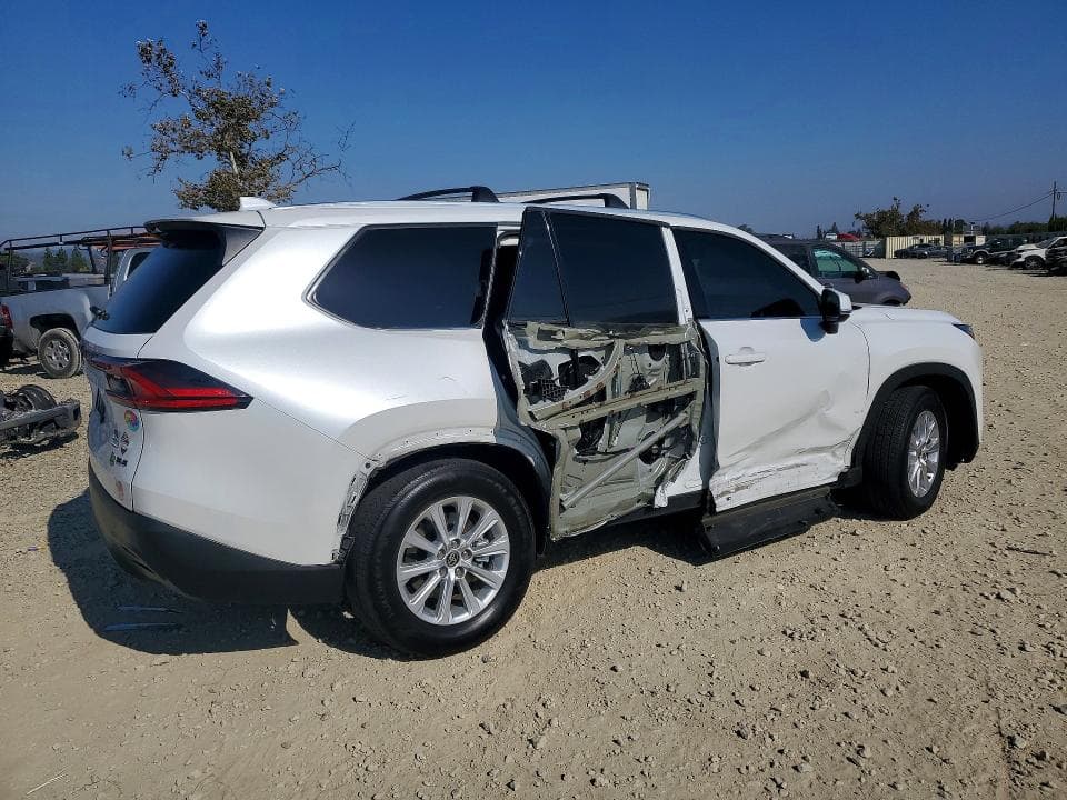 2025 TOYOTA GRAND HIGHLANDER HYBRID XLE 3