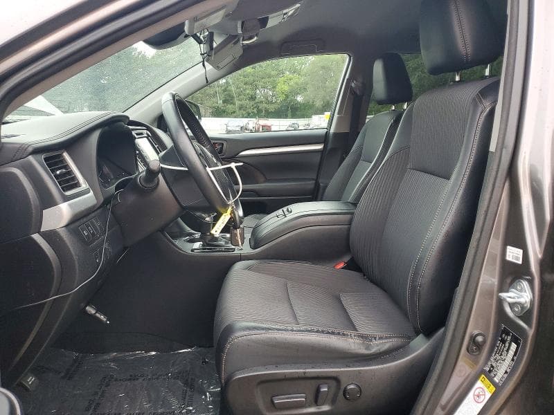2017 TOYOTA HIGHLANDER LE PLUS 7