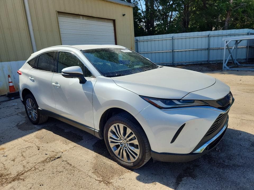2024 TOYOTA VENZA LIMITED 4