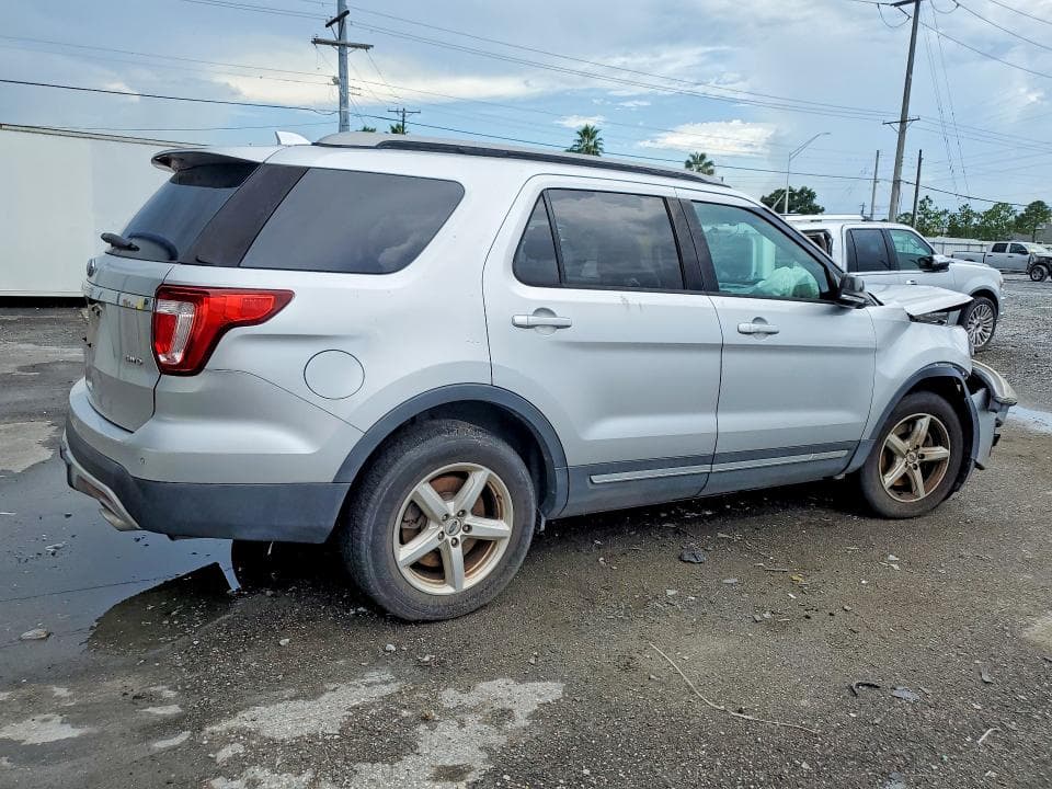 2017 FORD EXPLORER XLT 3
