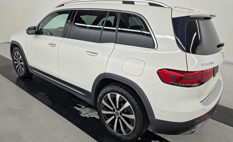 2021 MERCEDES-BENZ GLB 250 4MATIC 3
