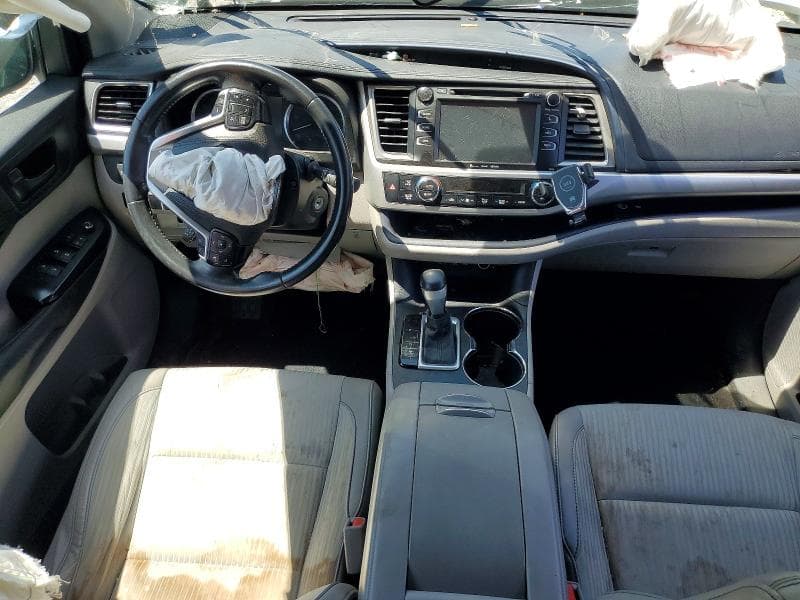2017 TOYOTA HIGHLANDER LE PLUS 8