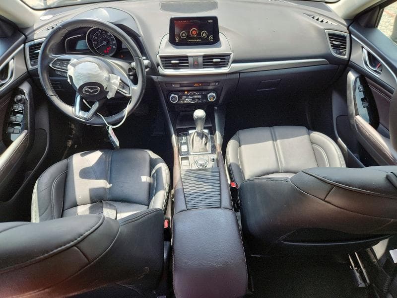 2018 MAZDA 3 TOURING 8