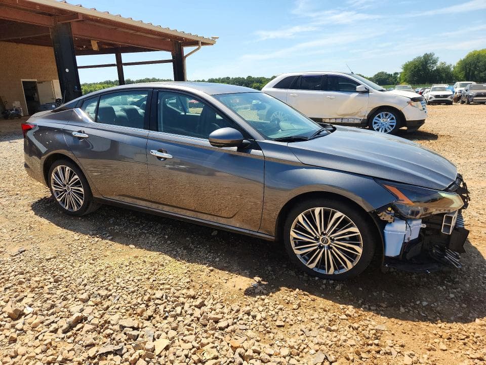 2025 NISSAN ALTIMA SL 4