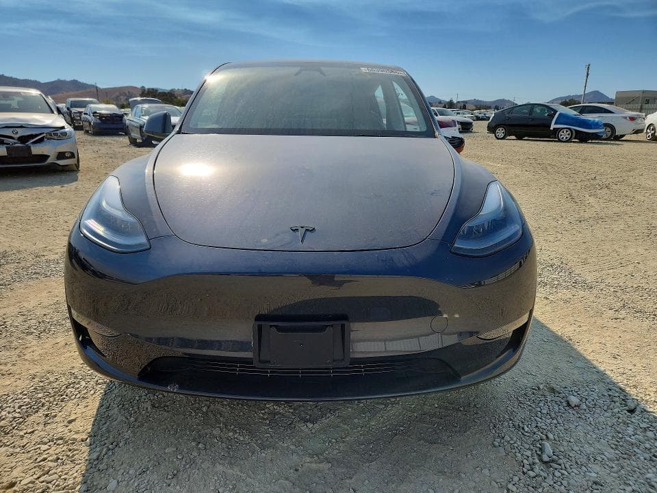 2025 TESLA MODEL Y 5