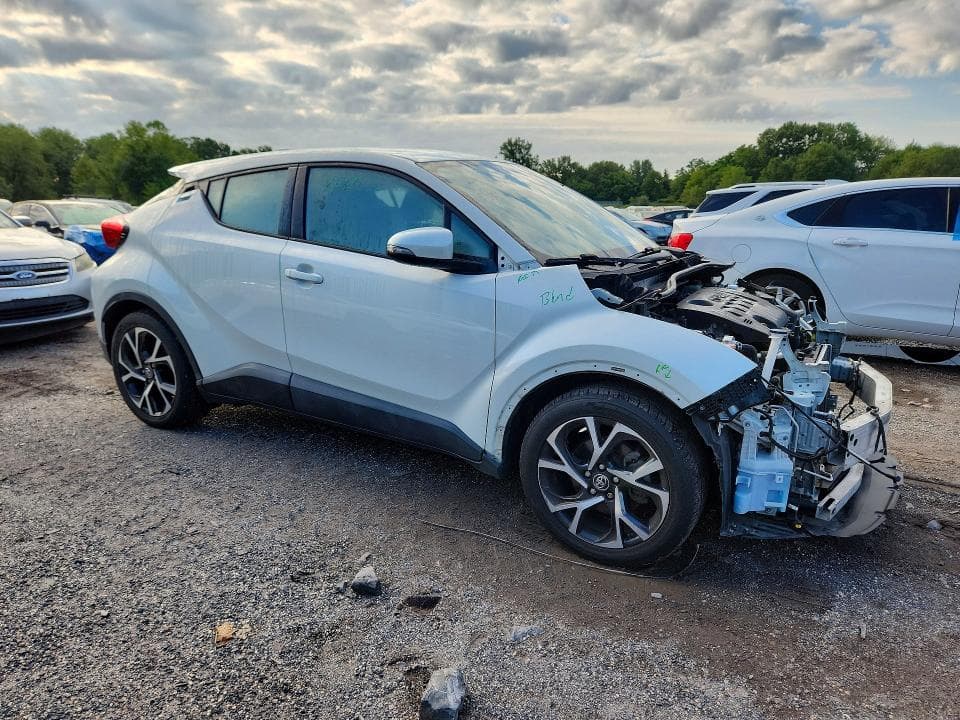 2018 TOYOTA C-HR XLE PREMIUM 4