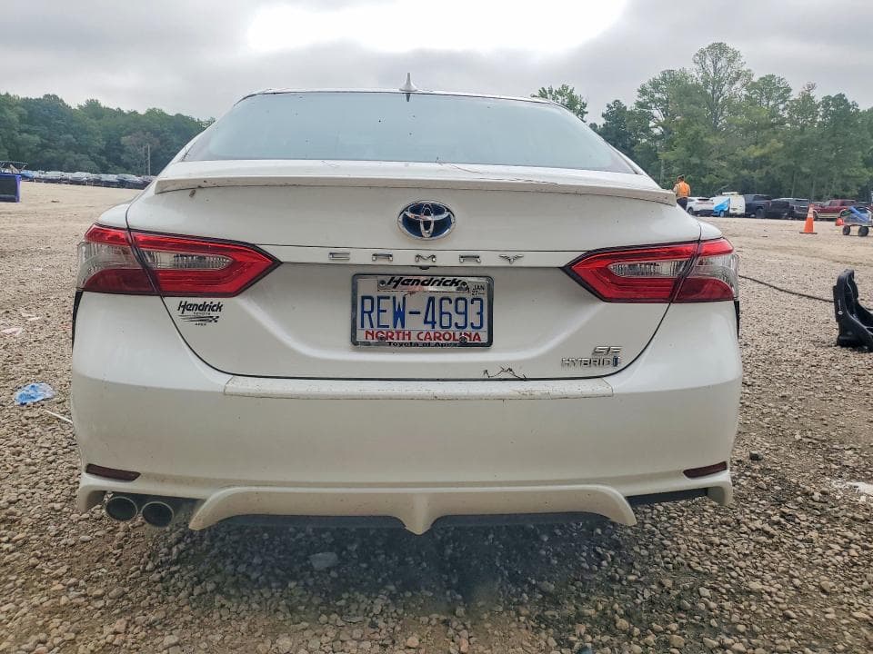 2019 TOYOTA CAMRY HYBRID SE 6