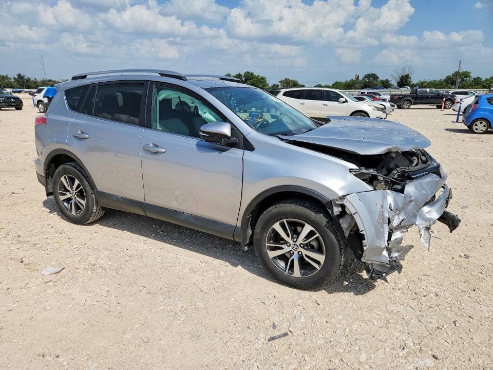 2017 TOYOTA RAV4 XLE 4