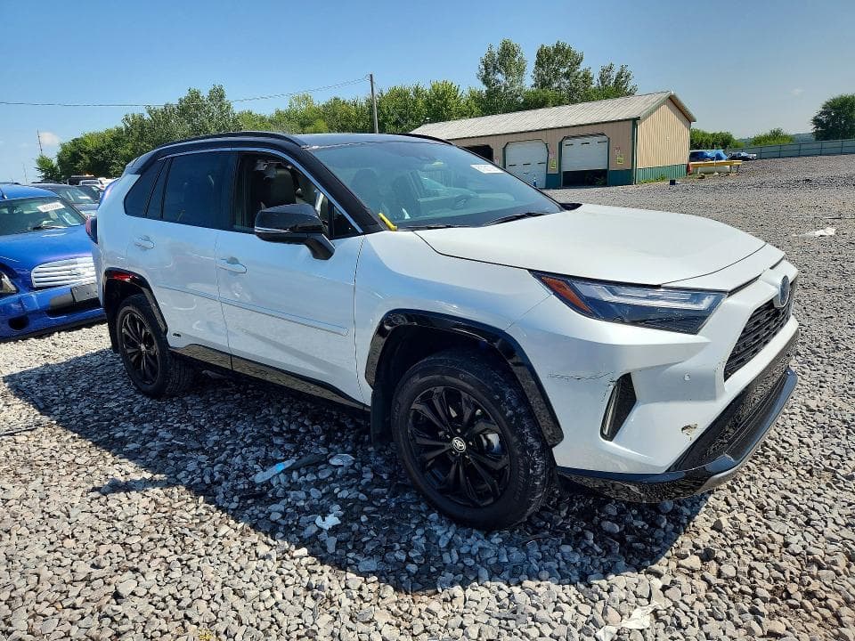 2024 TOYOTA RAV4 XSE 4
