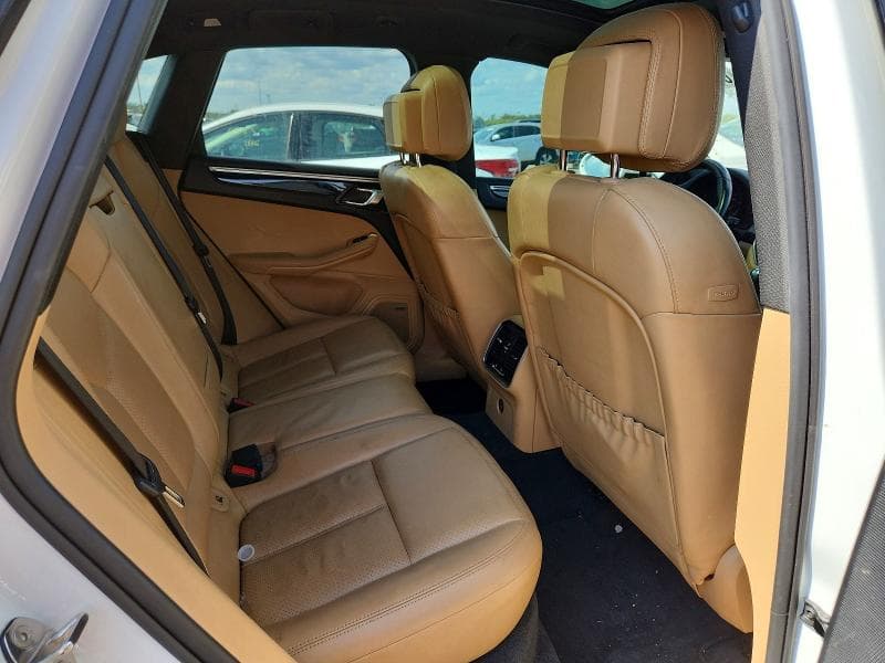 2017 PORSCHE MACAN 11