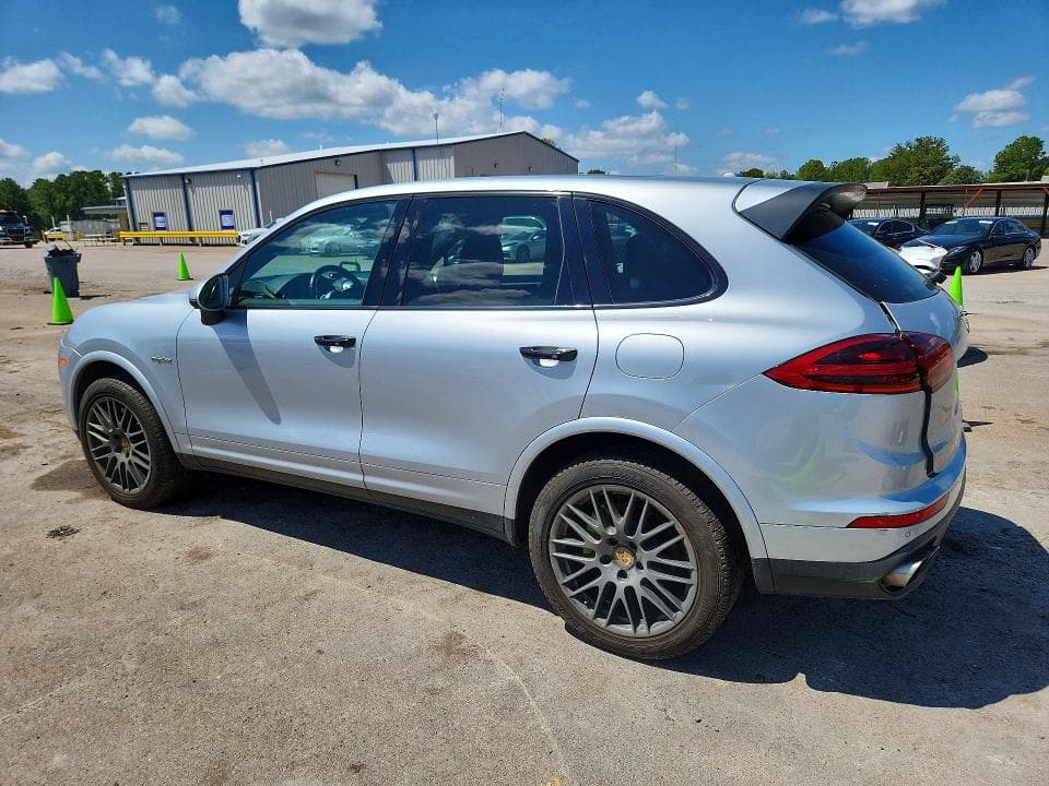 2017 PORSCHE CAYENNE SE HYBRID PLATINUM 2