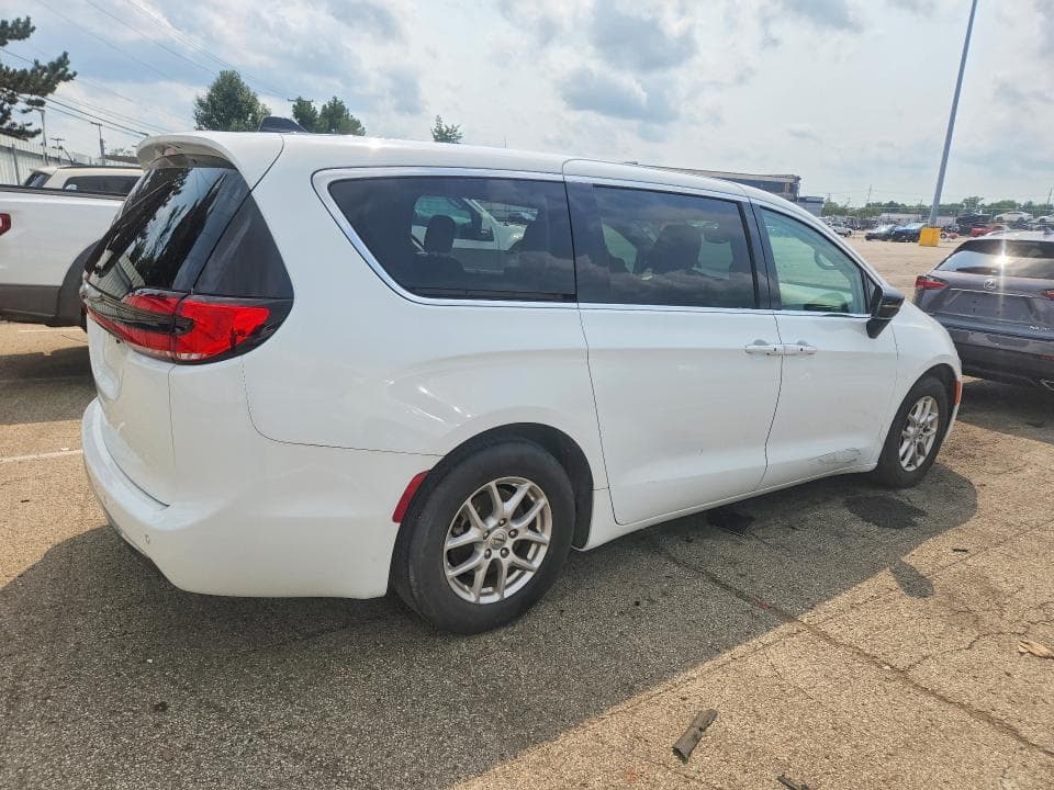 2024 CHRYSLER PACIFICA TOURING L 3