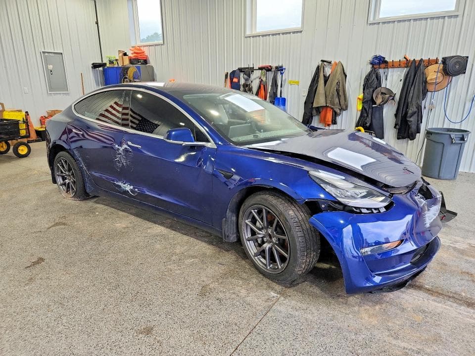 2018 TESLA MODEL 3 4