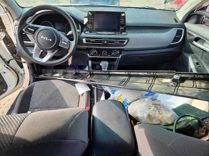 2022 KIA SELTOS LX 8
