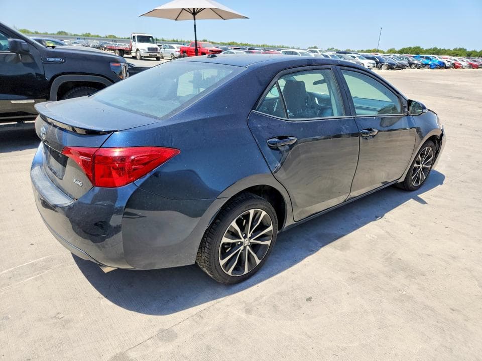 2018 TOYOTA COROLLA XSE 3