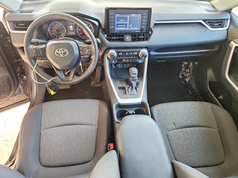 2021 TOYOTA RAV4 XLE 8