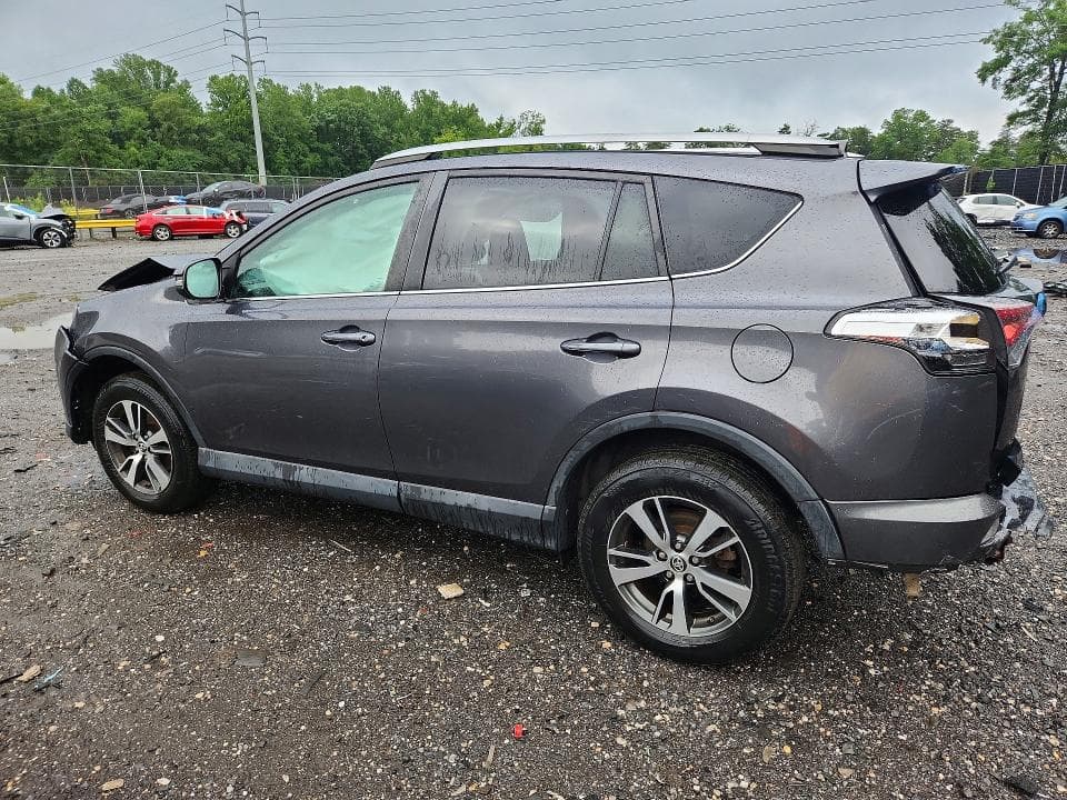 2018 TOYOTA RAV4 XLE 2