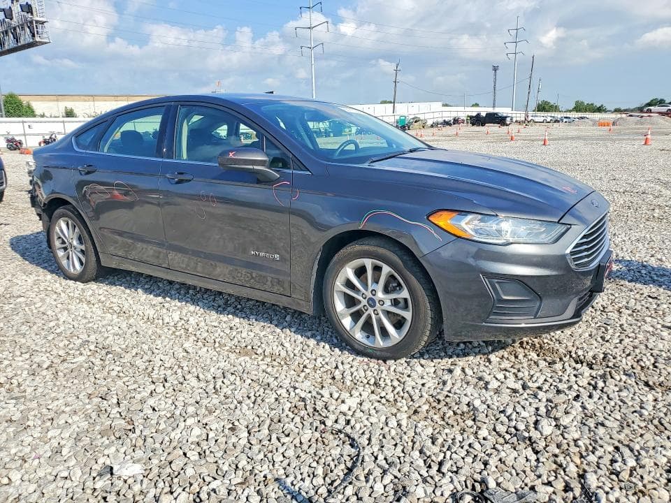 2019 FORD FUSION SE 4