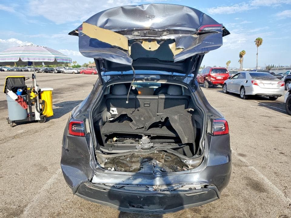 2023 TESLA MODEL Y 6