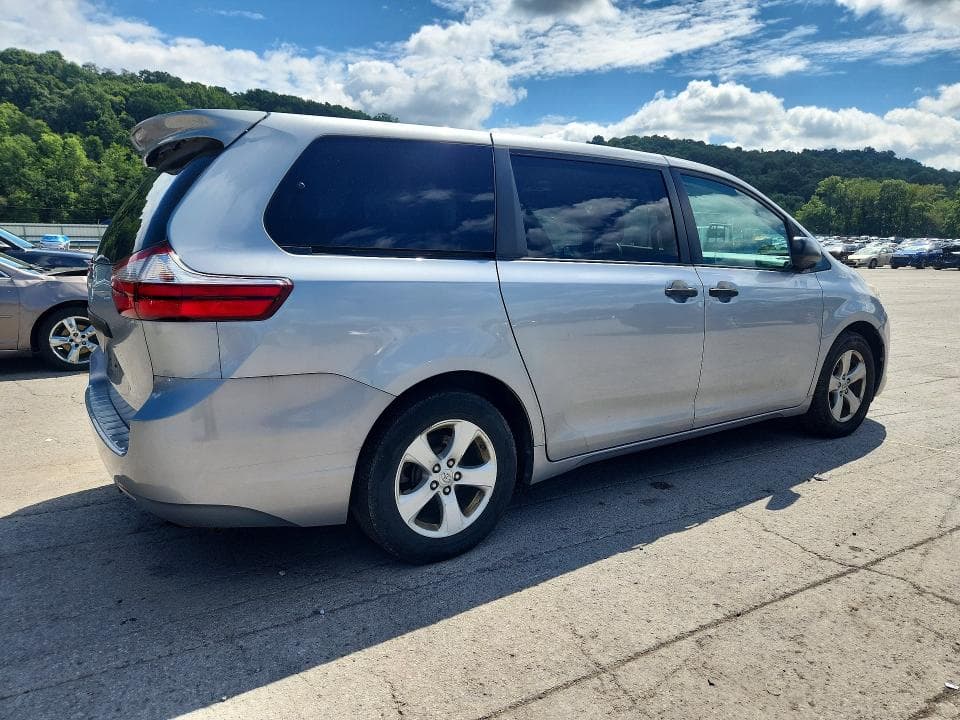 2017 TOYOTA SIENNA L 7-PASSENGER 3