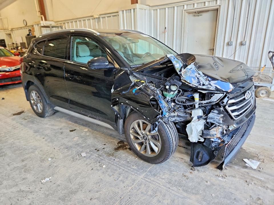 2017 HYUNDAI TUCSON SE 4