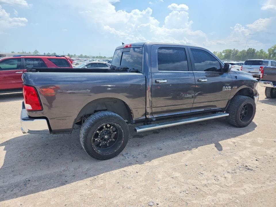 2017 RAM 1500 SLT 3
