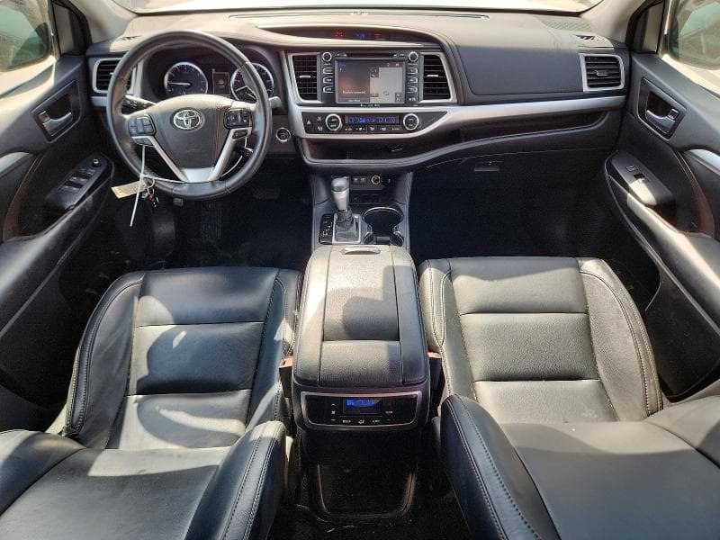 2017 TOYOTA HIGHLANDER XLE 8