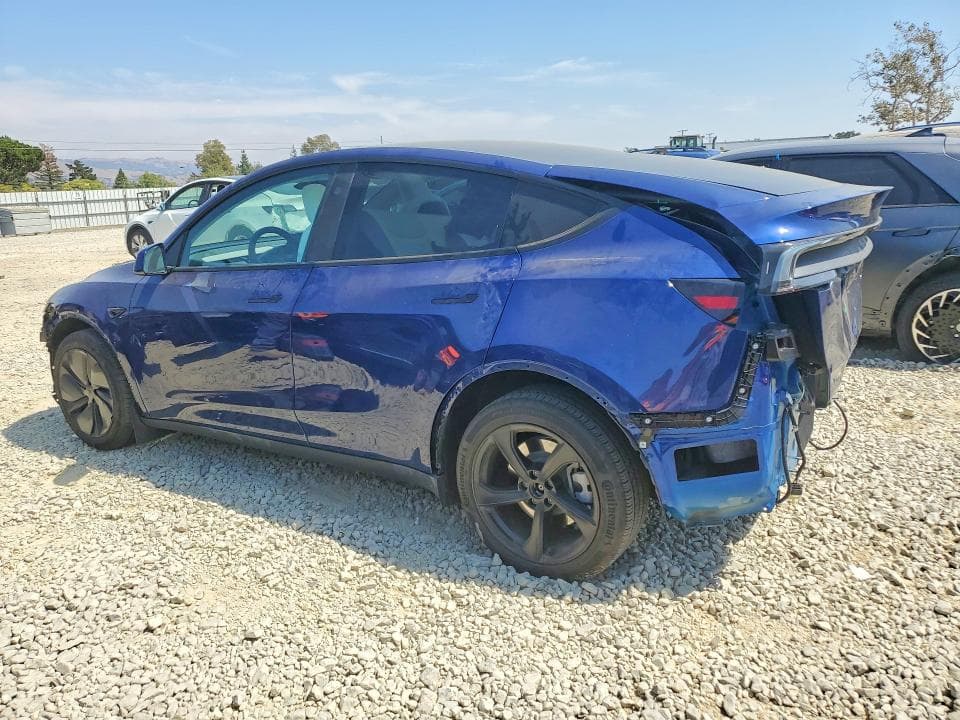 2026 TESLA MODEL Y 2
