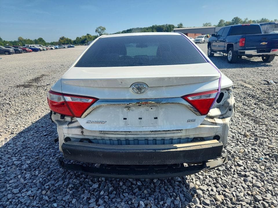 2017 TOYOTA CAMRY SE 6