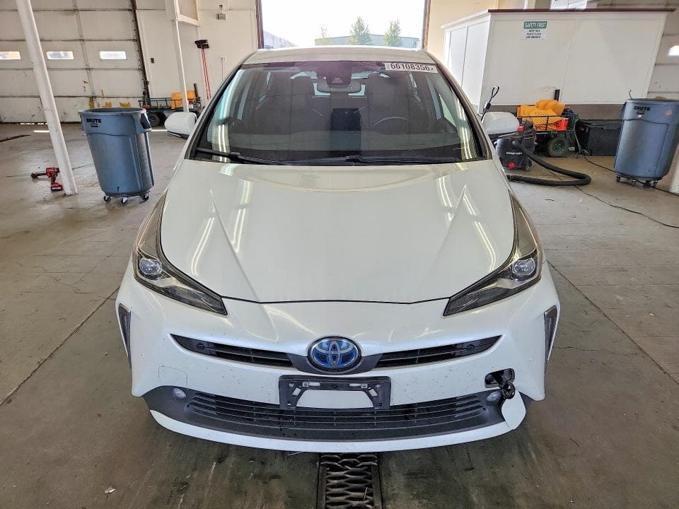 2021 TOYOTA PRIUS XLE AWD-E 5