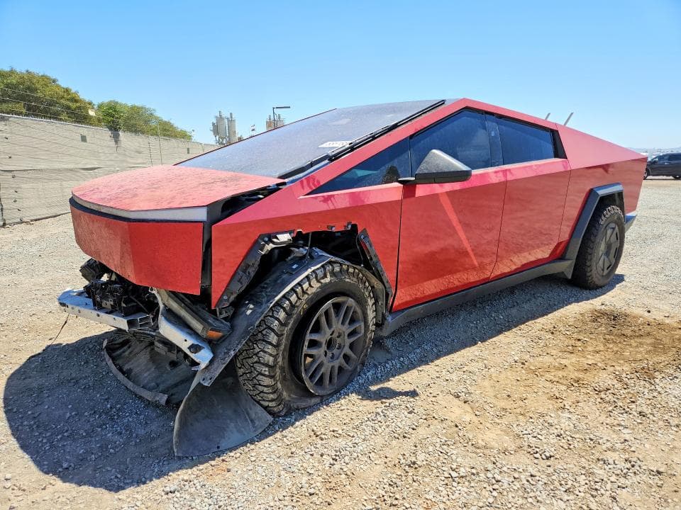 2025 TESLA CYBERTRUCK - 1