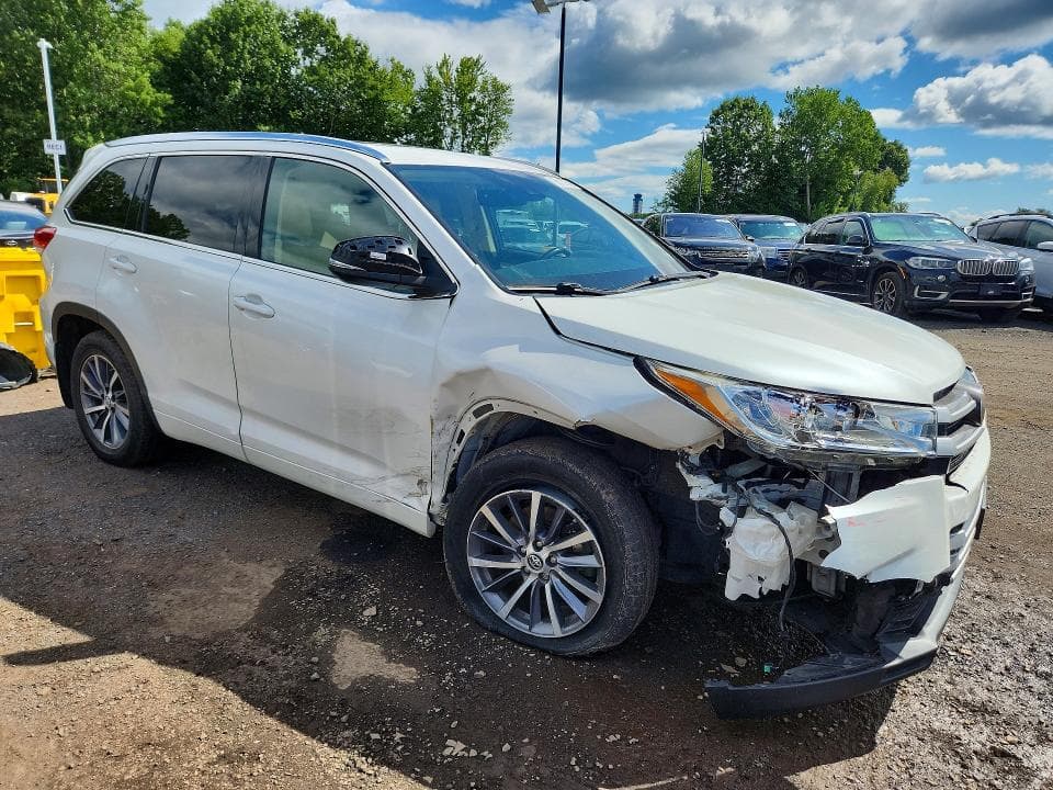 2018 TOYOTA HIGHLANDER XLE 4