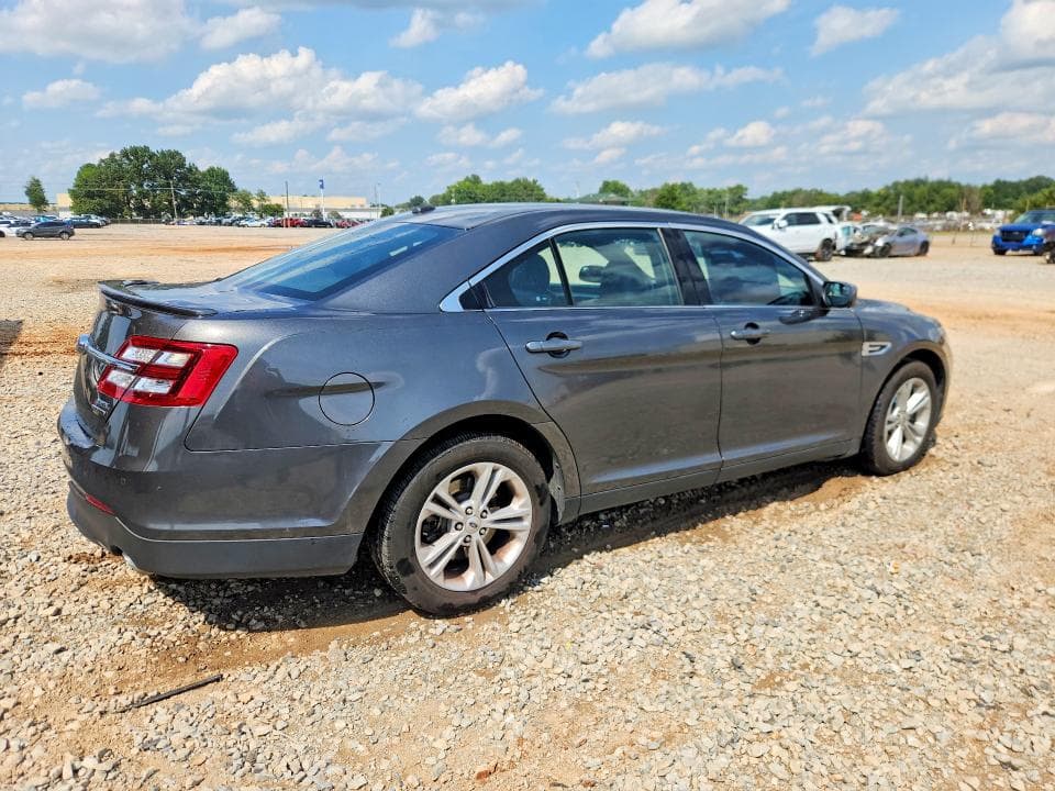 2018 FORD TAURUS SEL 3
