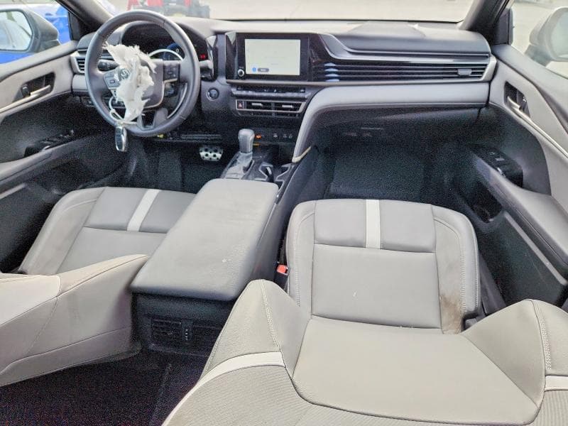 2025 TOYOTA CAMRY SE 8