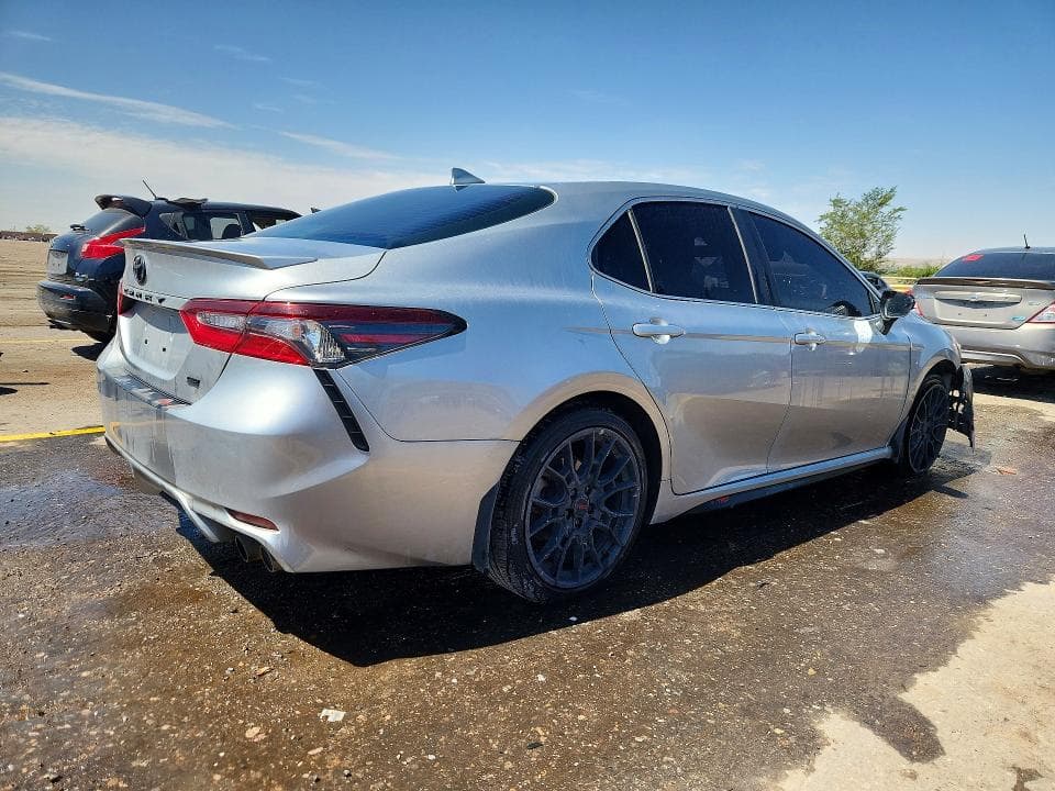 2021 TOYOTA CAMRY SE 3