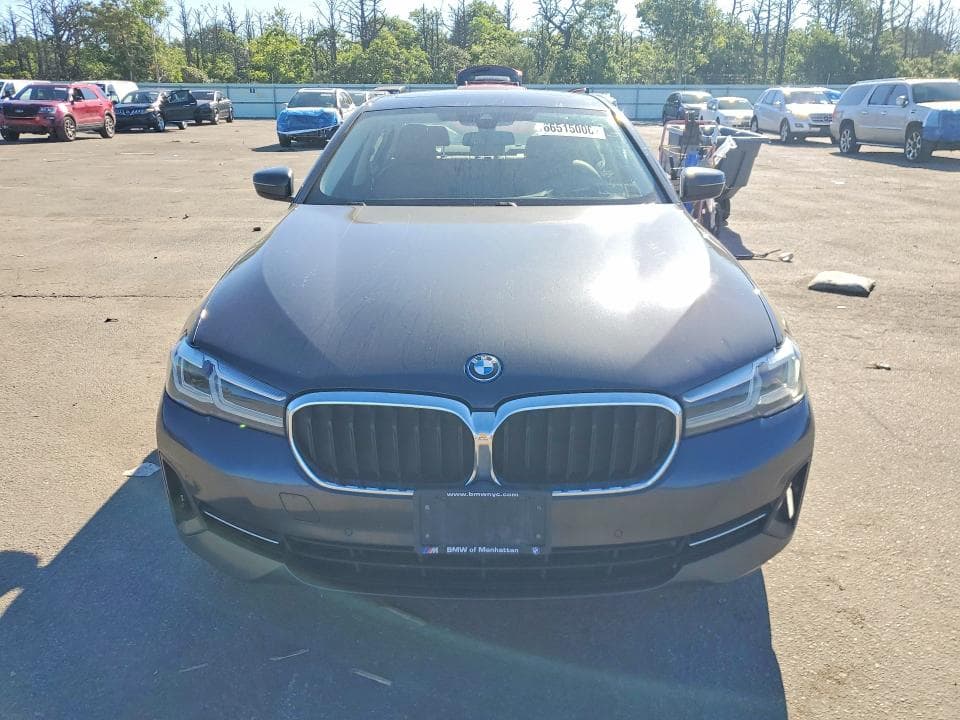 2022 BMW 530XE 5