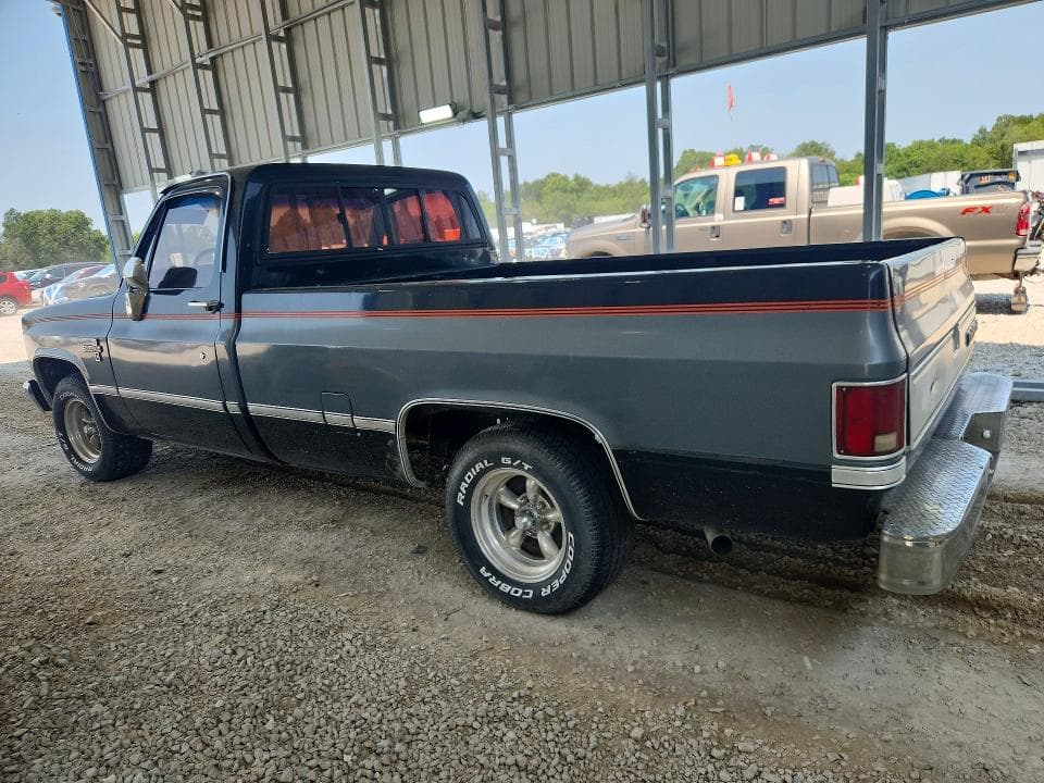1986 CHEVROLET C10 2