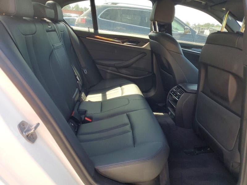 2019 BMW 530E 10