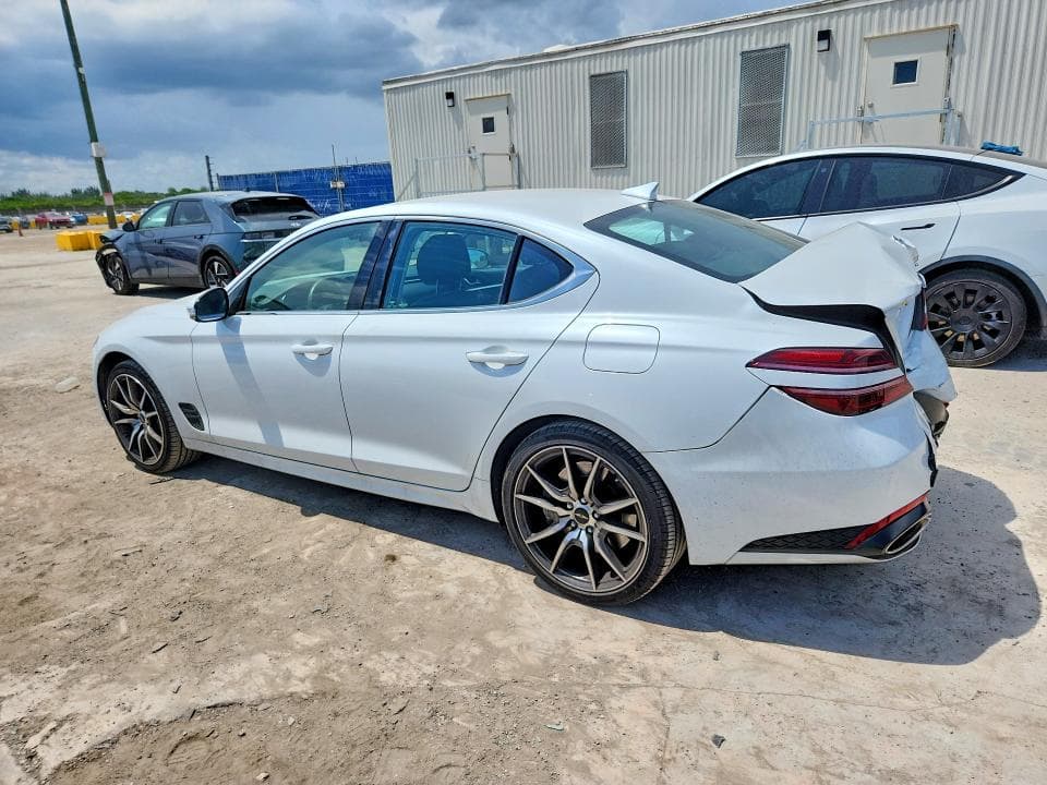 2026 GENESIS G70 2.5T STANDARD 2