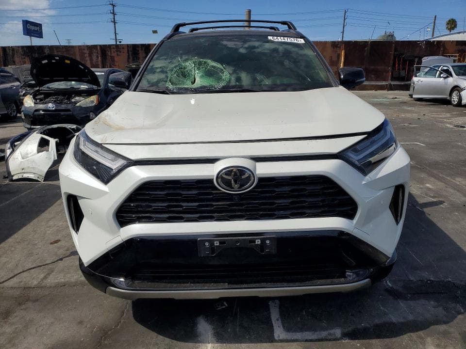 2025 TOYOTA RAV4 XSE 5