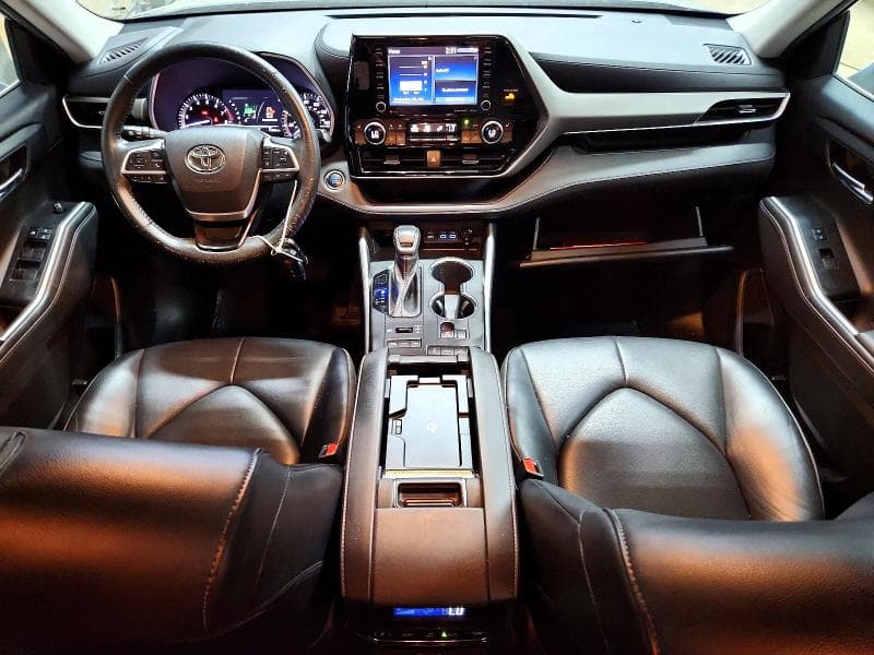 2022 TOYOTA HIGHLANDER XLE 8