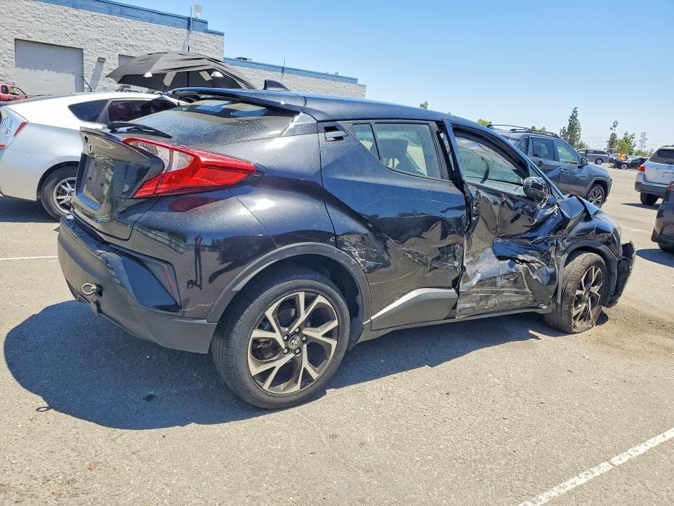 2020 TOYOTA C-HR XLE 3