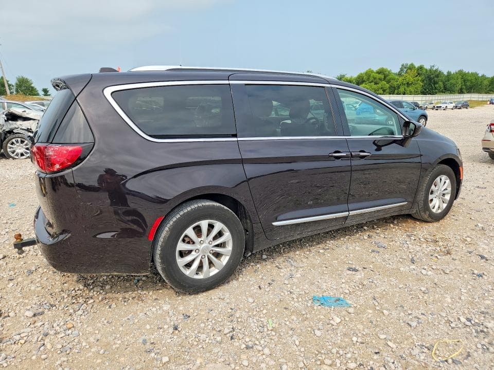 2019 CHRYSLER PACIFICA TOURING L 3